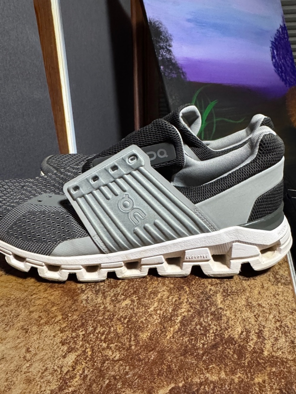 On Running Men's Cloudswift Athletic Shoes in Gray and White - Picture 4 of 5